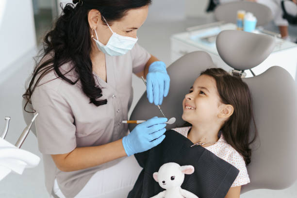 Best Emergency Dental Extractions in Villas, FL